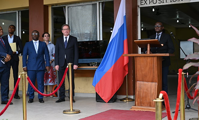 The opening ceremony of the exhibition was attended by Russian Ambassador to the Democratic Republic of the Congo Alexei Sentebov.