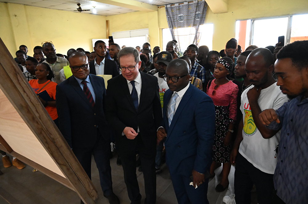 The opening ceremony of the exhibition was attended by Russian Ambassador to the Democratic Republic of the Congo Alexei Sentebov.