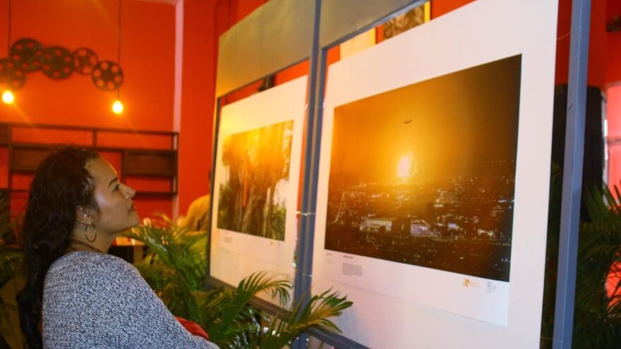 Открытие экспозиции работ лауреатов Фотоконкурса имени А. Стенина в Никарагуанской национальной Синематеке, Манагуа.

