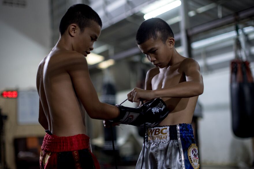 Muay Thai, Tradition vs Safety