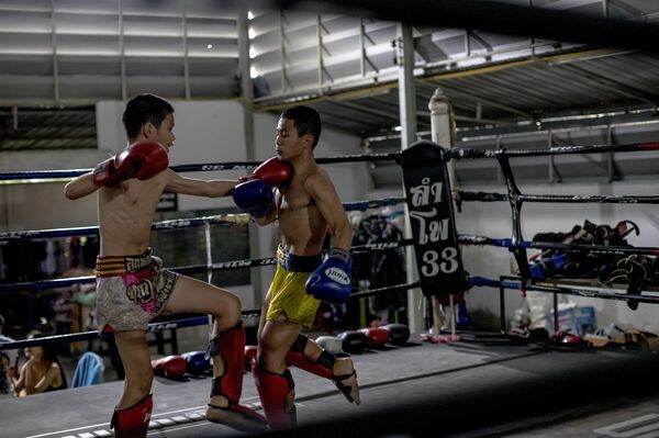 Muay Thai, Tradition vs Safety