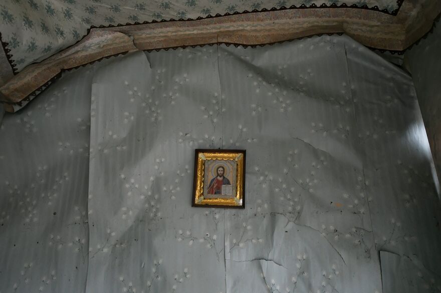 An icon in a destroyed house